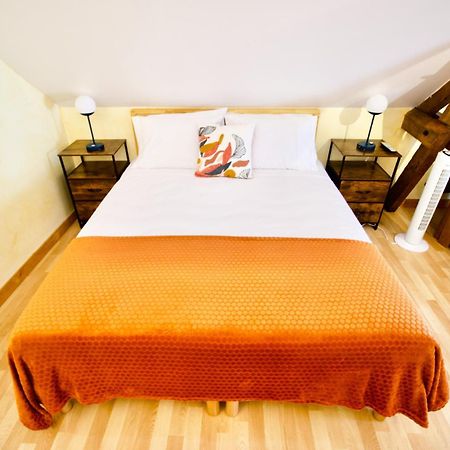 Bed and Breakfast O Trois Oliviers à Louin Extérieur photo