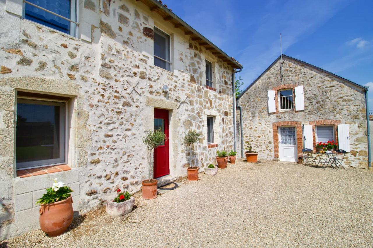 Bed and Breakfast O Trois Oliviers à Louin Extérieur photo