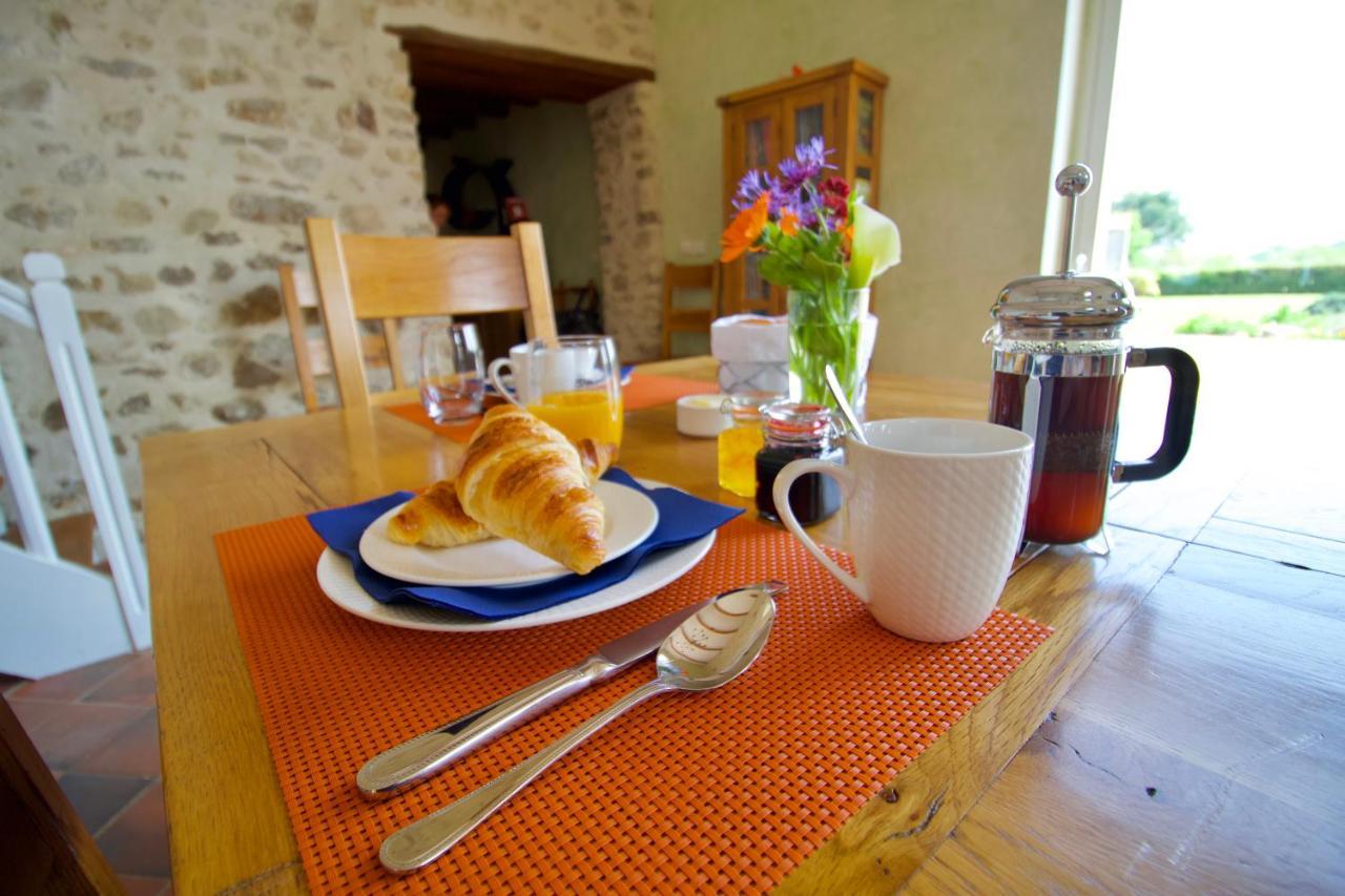Bed and Breakfast O Trois Oliviers à Louin Extérieur photo