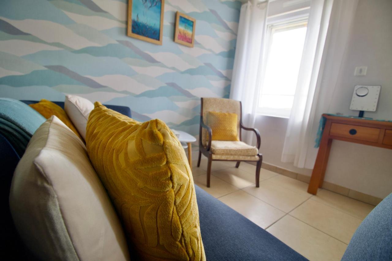 Bed and Breakfast O Trois Oliviers à Louin Extérieur photo