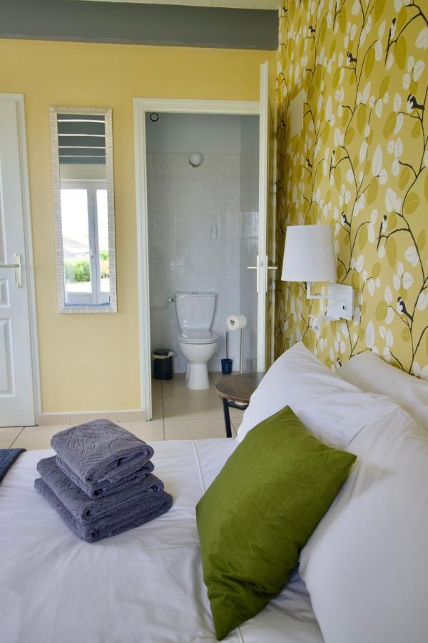 Bed and Breakfast O Trois Oliviers à Louin Extérieur photo