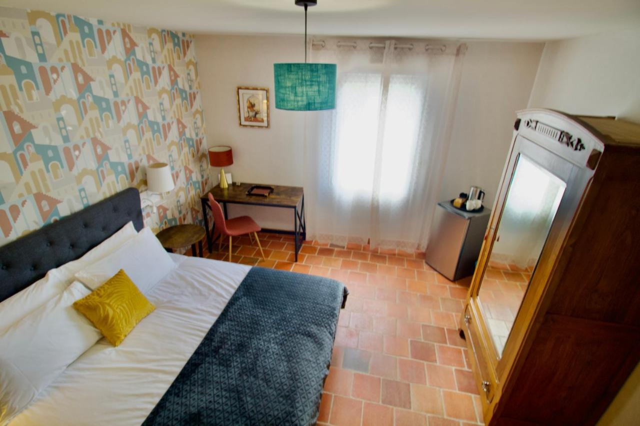 Bed and Breakfast O Trois Oliviers à Louin Extérieur photo